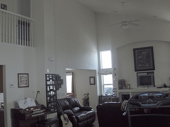 Vaulted ceiling in the great room