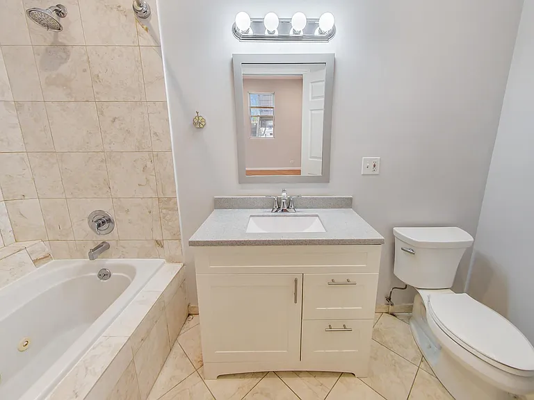 2141 W Crystal St #2 — Photo 19