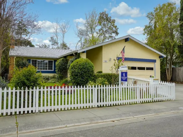 1225 Woodvale Drive, Dixon, CA 95620