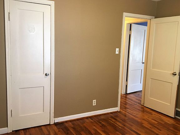 5th image of 3017 Rush Ave