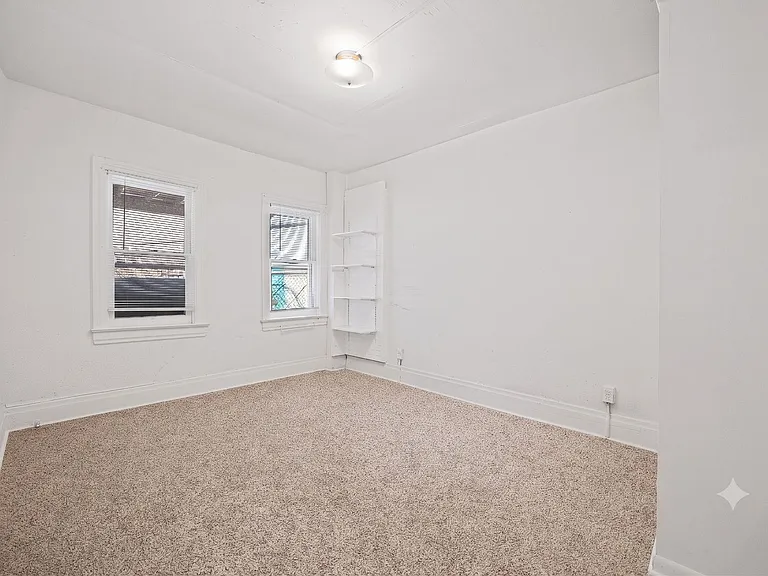 2204 E Carson St — Photo 9