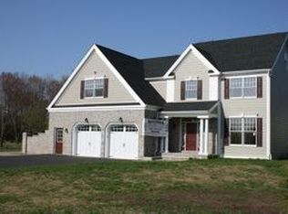 2 Dogwood Dr, Flemington, NJ 08822