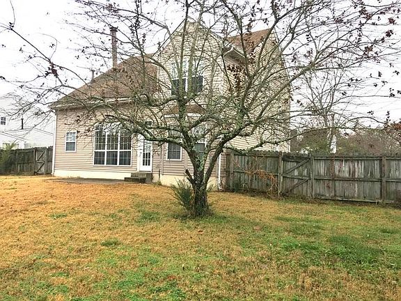 3rd image of 203 Fairfield Dr