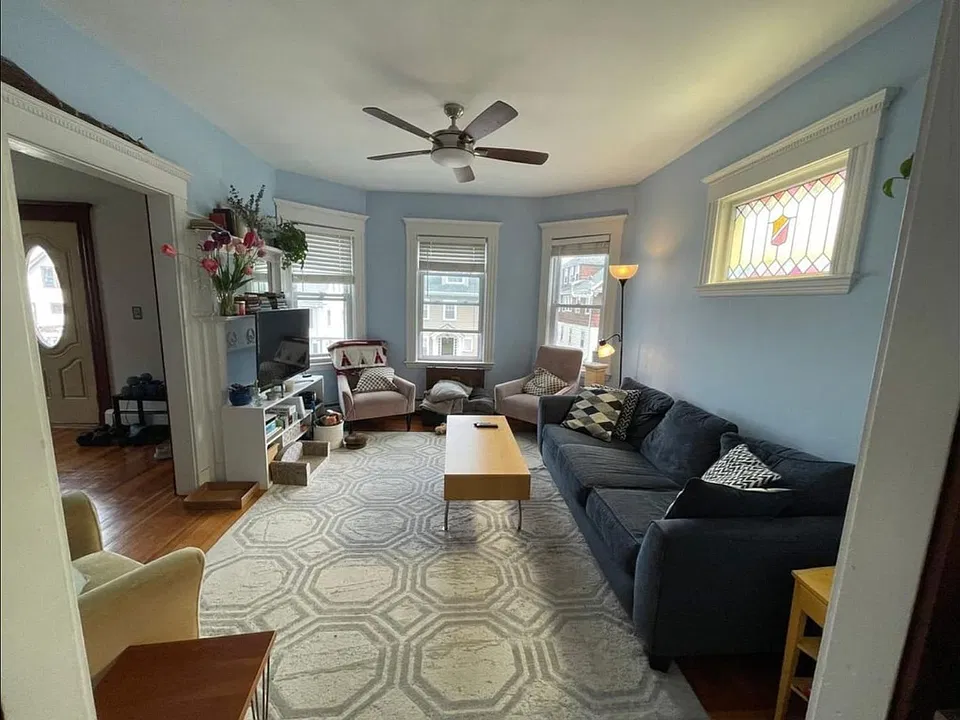 19 Mapleton St #19