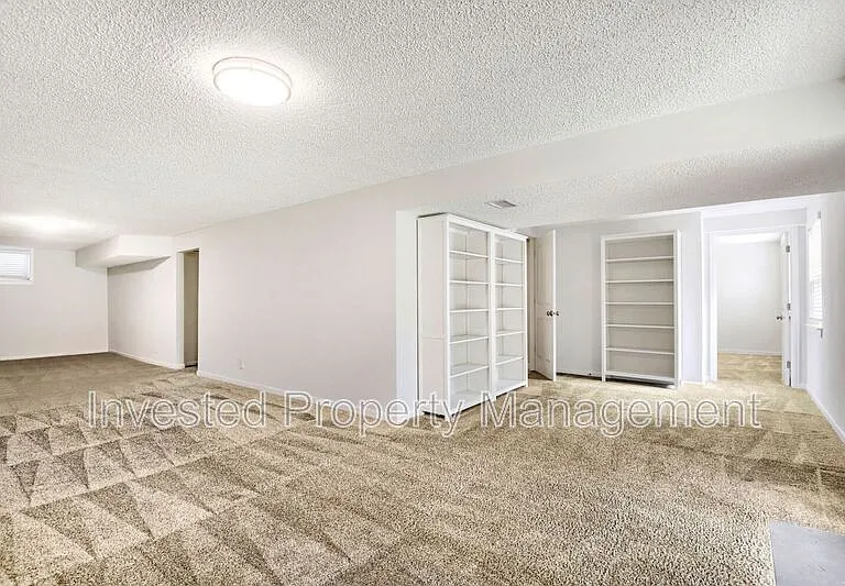 7956 S Vincennes Way — Photo 15