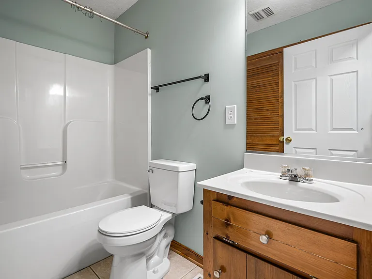 514 Highland Ave — Photo 16