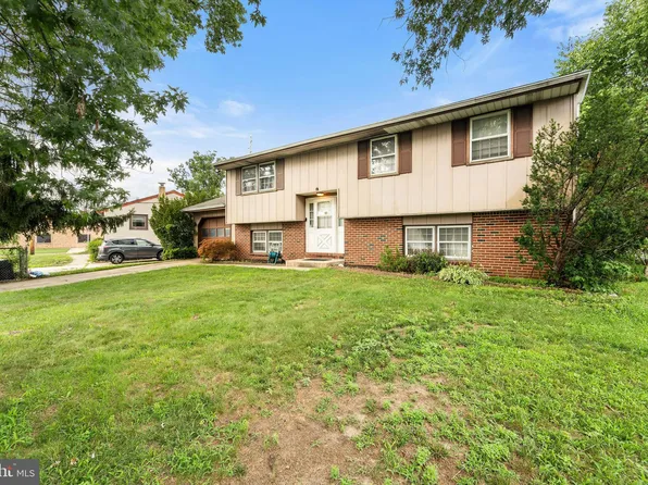 257 W Landing Rd, Blackwood, NJ 08012