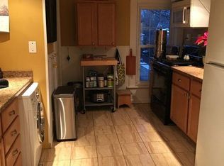 424 Main St APT E, Batavia, IL 60510