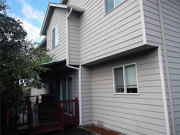 Beautiful backyard with new deck