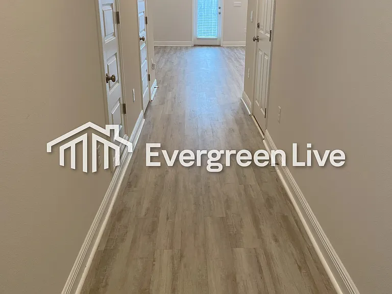 9843 Fowler Ave — Photo 3