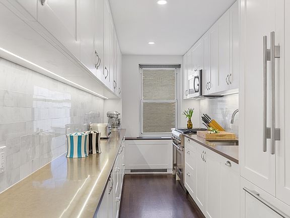 4th image of 170 E 77th St APT 10G