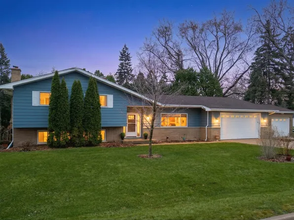 28W075 Aurora Ave, Naperville, IL 60540