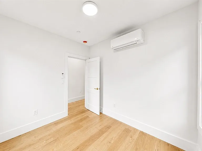 139 Sycamore St #A — Photo 9