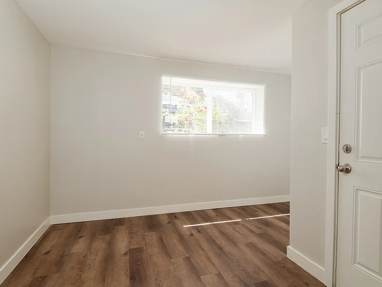 923 SW Holden St #1 — Photo 5