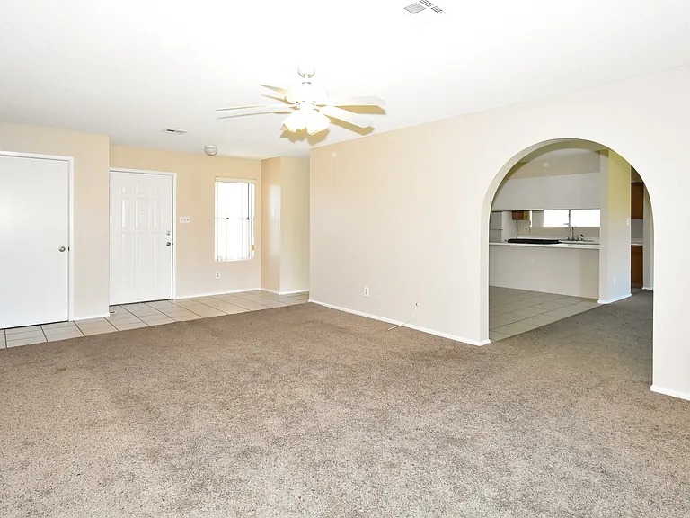 7342 E 24th Ln — Photo 5