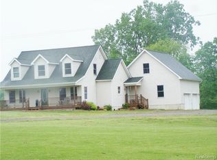 8688 Sober Rd, Fowlerville, MI 48836