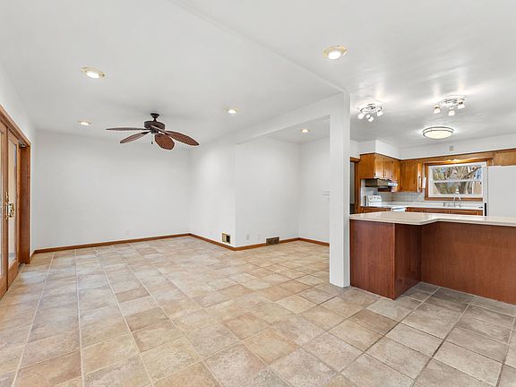 5th image of 2519 29th Avenue Ct