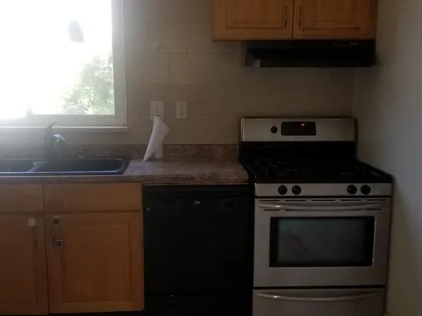 3268 Middletown Rd, Bronx, NY 10465