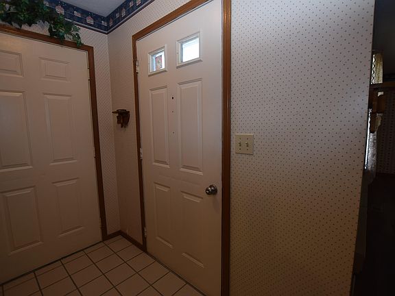 3rd image of 354 Eastview Dr