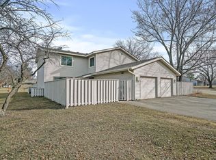 1014 Carmel Ct, Shoreview, MN 55126