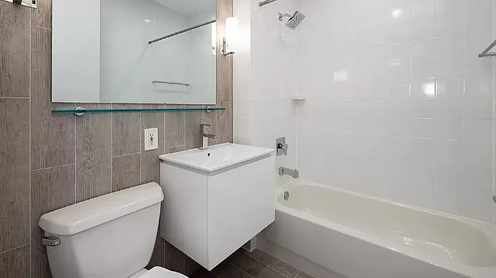 Rented by Manhattan Realty Group | media 14