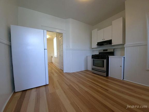 3rd image of 60 Valparaiso St