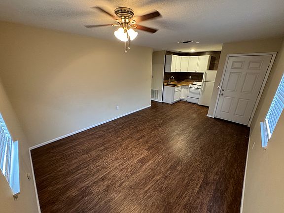 2nd image of 1010 Rockmoor Ste 2