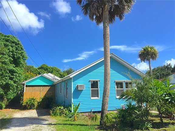 Native newer landscaping, freshly painted with metal roof. The character of this property can be continued with a great canvas to start with.