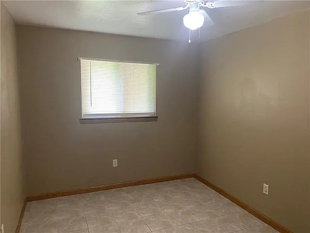 15 Helis Dr E — Photo 7