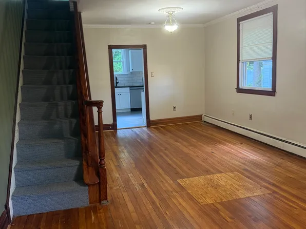 136 N Green St, Langhorne, PA 19047