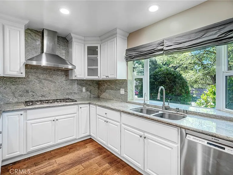 5437 Castle Knoll Rd — Photo 8