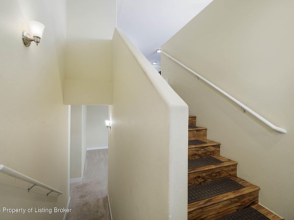 4th image of 2744 Country Oak Dr
