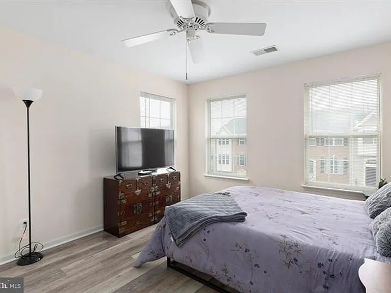 13340 Colchester Ferry Pl — Photo 29