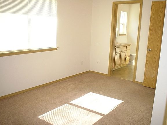4th image of 6115 McDougall Ave