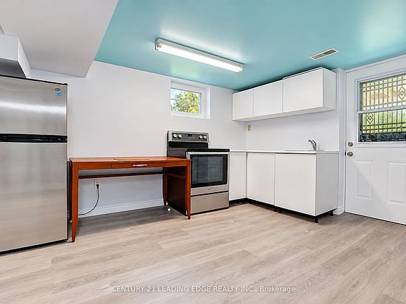 5th image of 1006 Elgin St #Basement