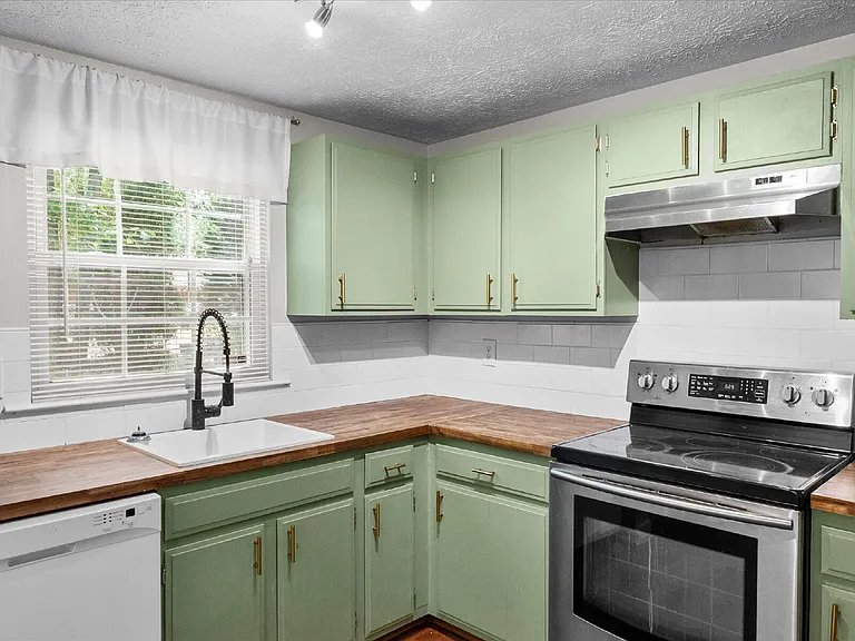 3513 Castlebury Dr — Photo 13