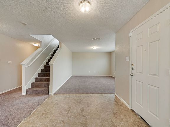 3rd image of 1209 Beeblossom Dr