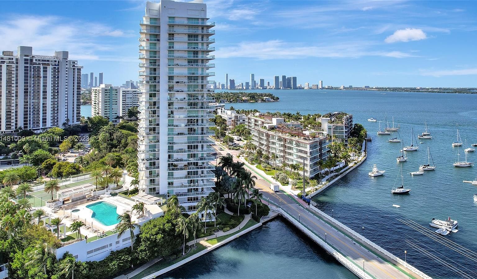 Exploring 10 Venetian Way, Miami Beach, FL: A Complete Guide