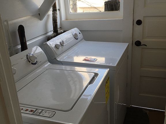 4th image of 1560B Howard St
