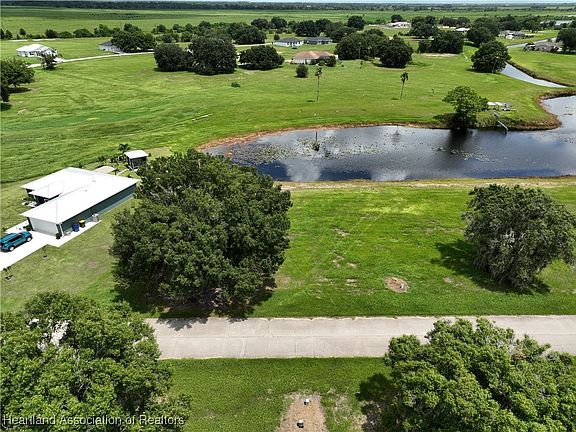 3rd image of 1440 Blue Heron Dr