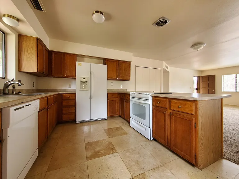 370 Fairway Oaks Dr #A — Photo 22