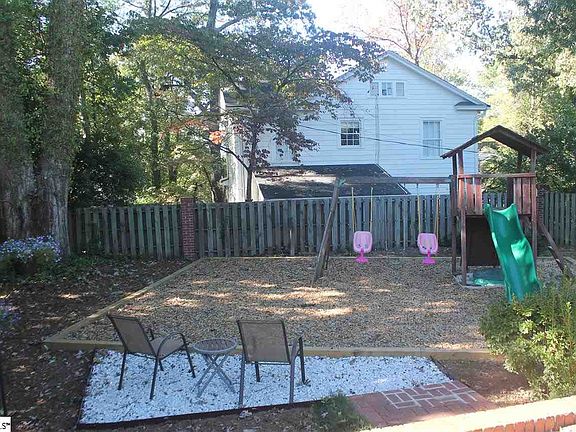 4th image of 102 Aberdeen Dr