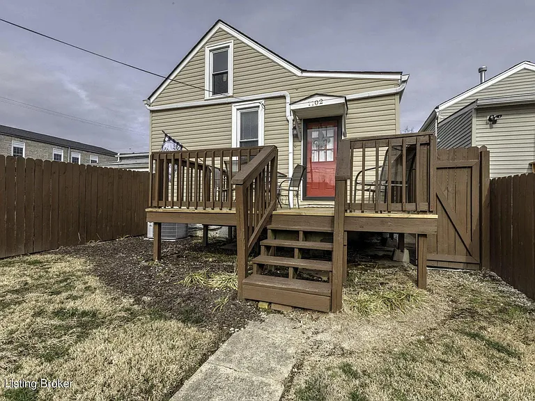 1102 Lydia St — Photo 20