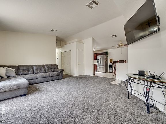 5th image of 2213 Saxton Hill Ave