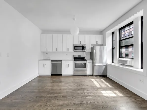 35 Clarkson Avenue image 8 of 11