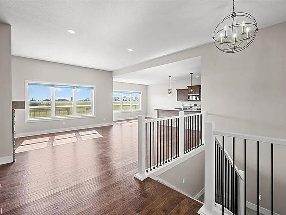 4th image of 101 Summit Cir NW