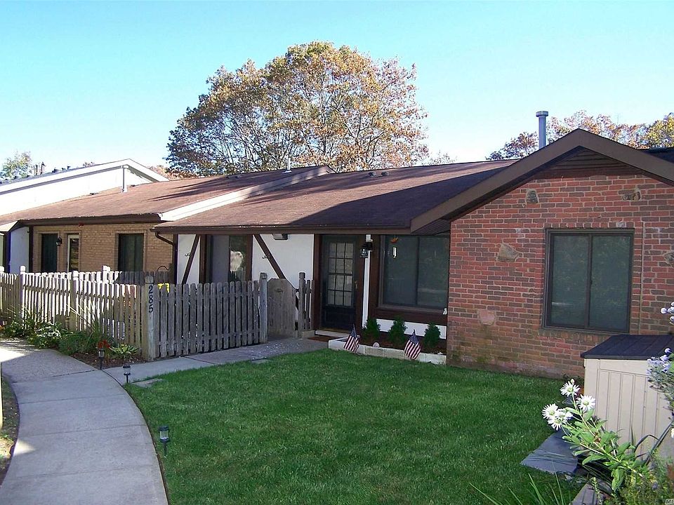 1st image of 285 Brettonwoods Dr