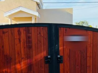 2045 W 82nd St, Los Angeles, CA 90047