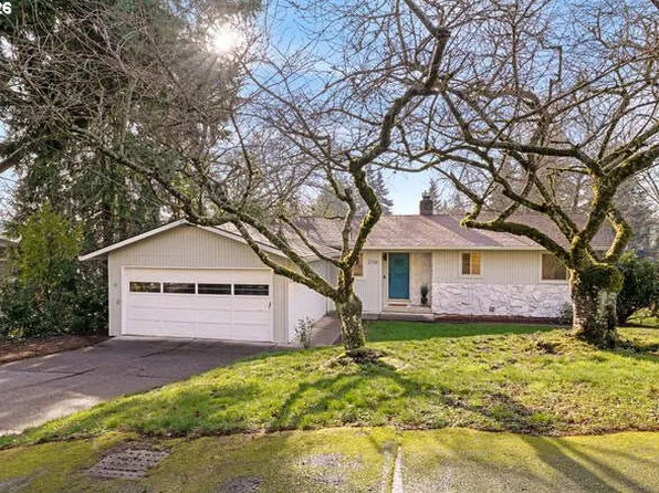 2738 SW Moss St, Portland, OR 97219