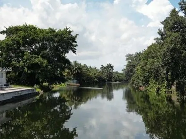 12691 NE 2nd Ave, Miami, FL 33161